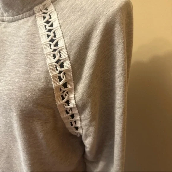 Lilly Pulitzer Gray Boxy Long Sleeve sweatshirt - Picture 3 of 7